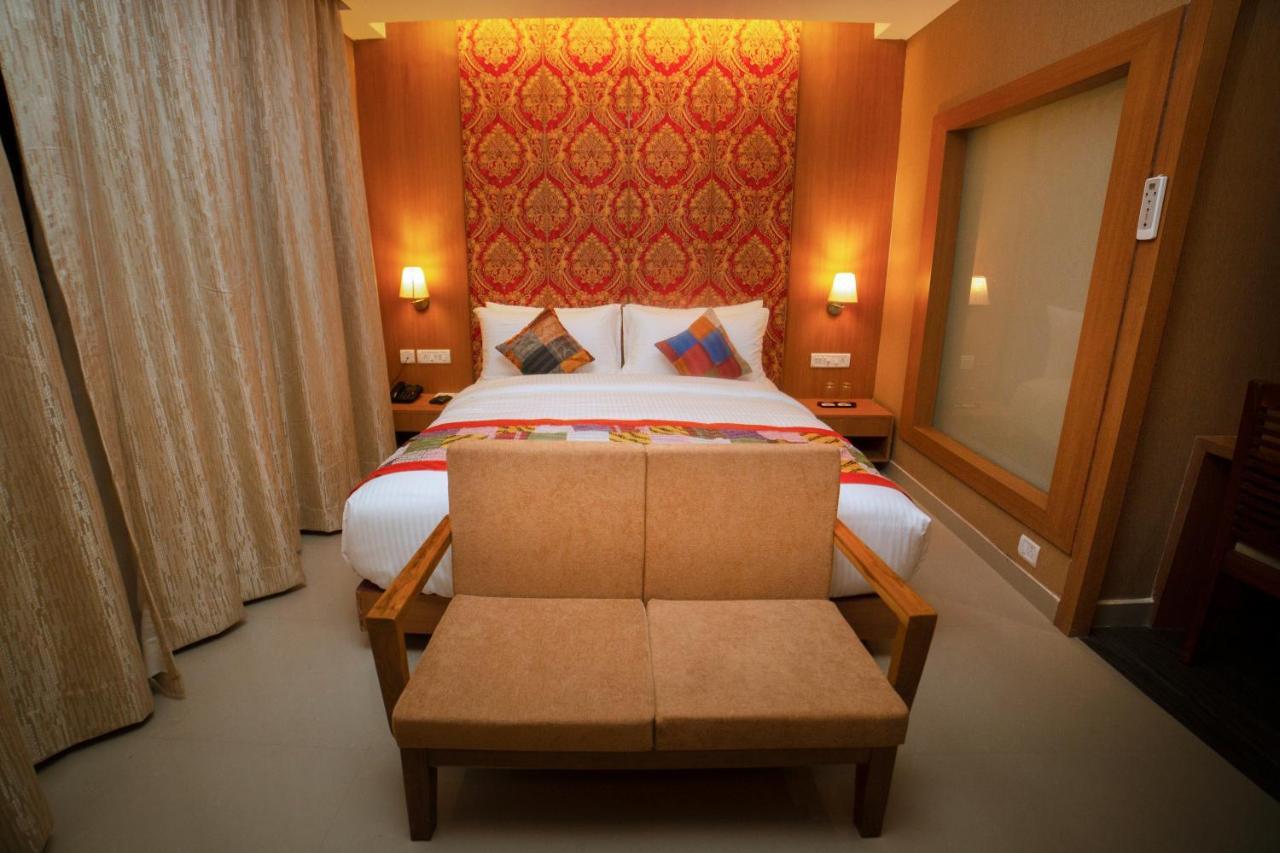 Abhyagama Hotel Дігха Екстер'єр фото