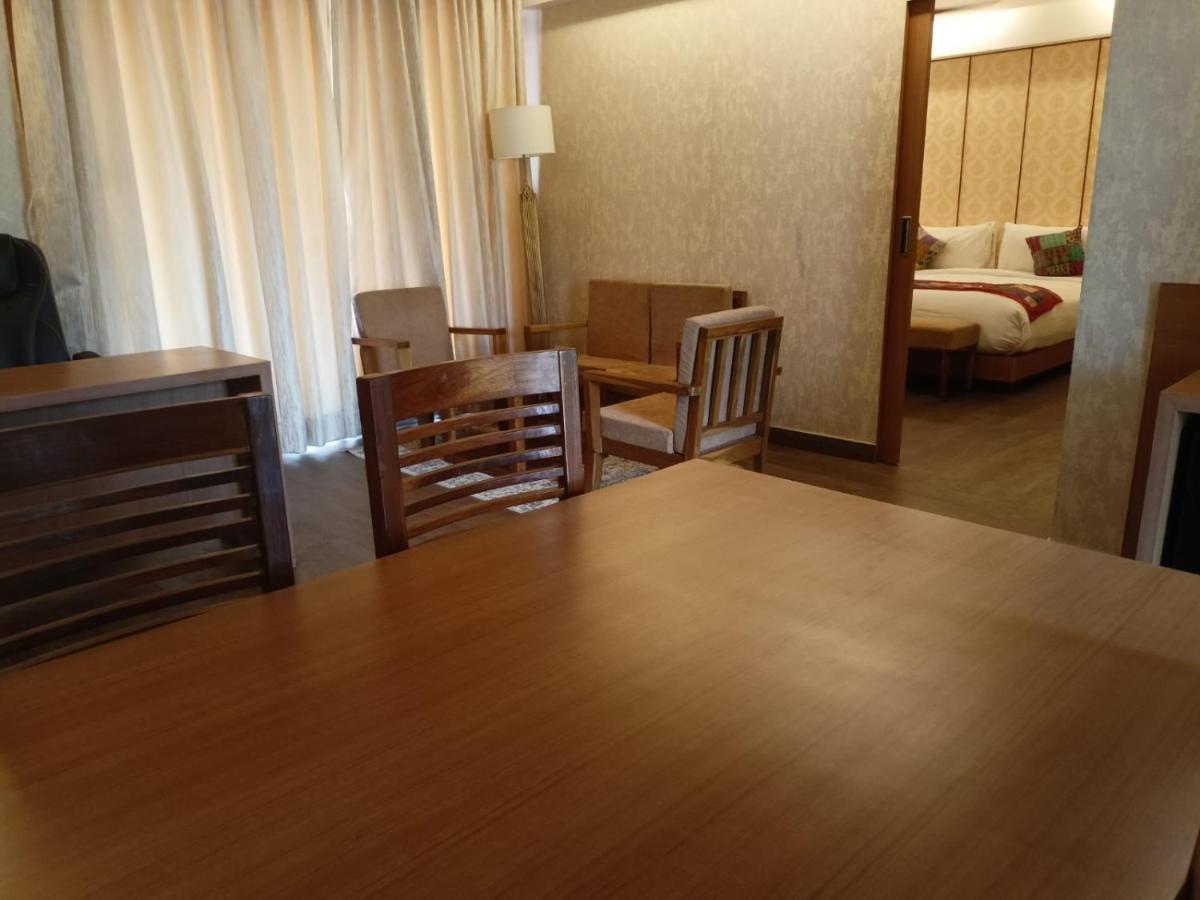 Abhyagama Hotel Дігха Екстер'єр фото