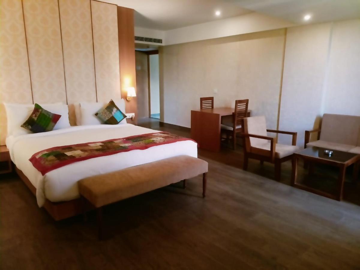 Abhyagama Hotel Дігха Екстер'єр фото
