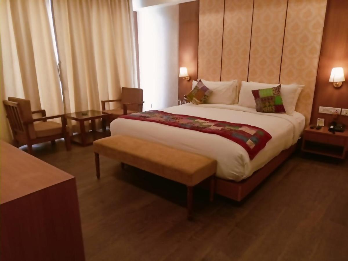 Abhyagama Hotel Дігха Екстер'єр фото