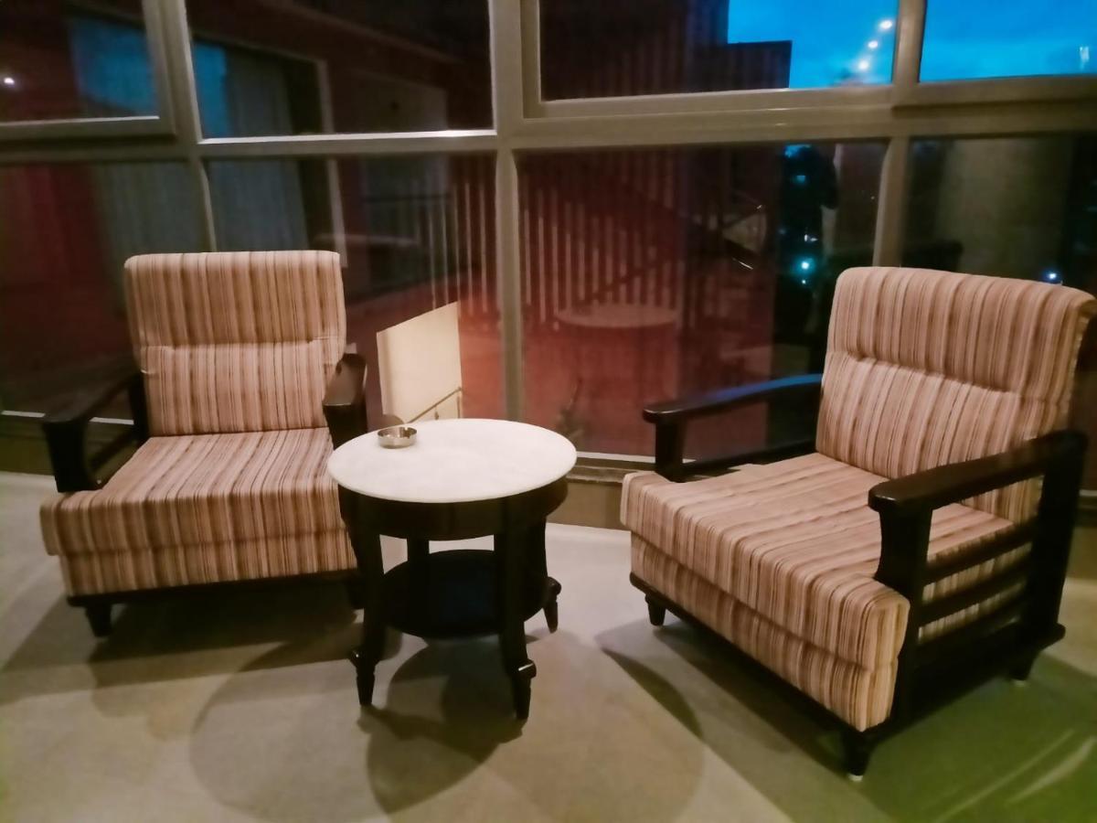 Abhyagama Hotel Дігха Екстер'єр фото