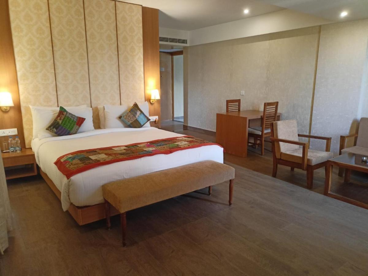 Abhyagama Hotel Дігха Екстер'єр фото