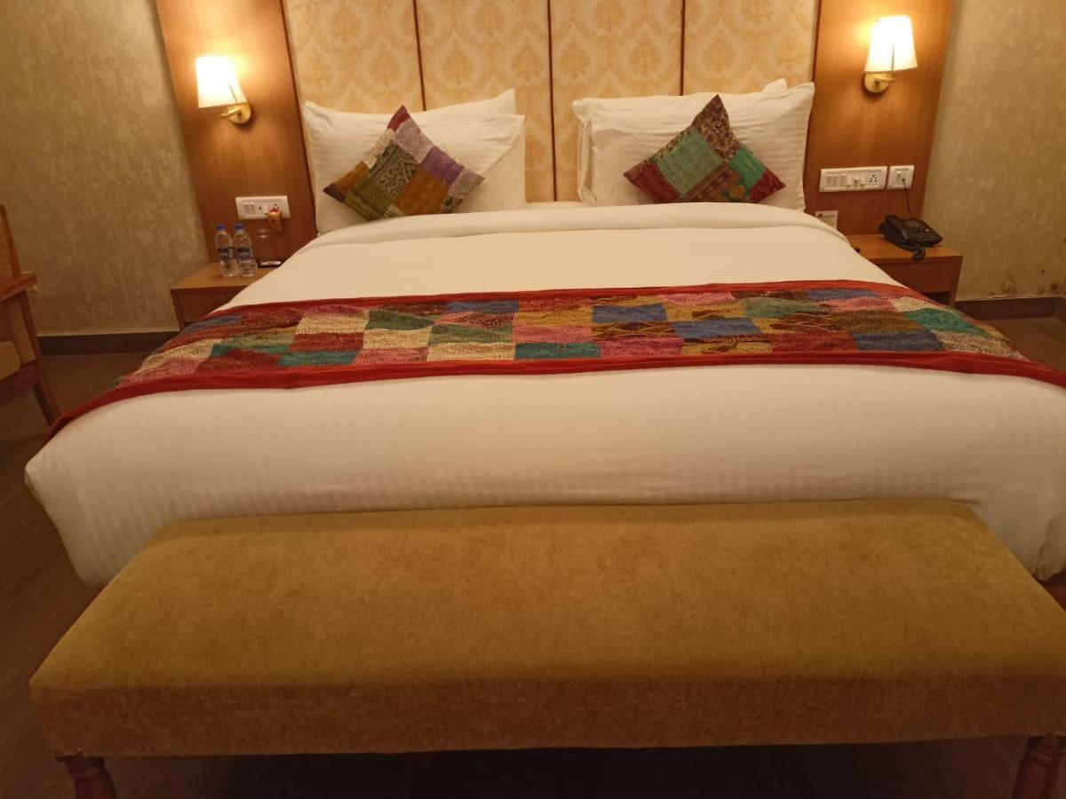 Abhyagama Hotel Дігха Екстер'єр фото